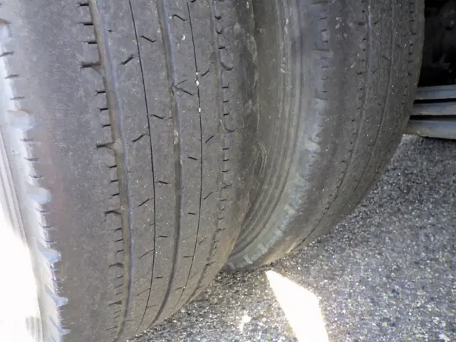 いすゞ エルフ 2RG-NLR88AN(2WD)の写真38