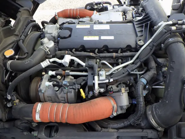 いすゞ エルフ 2RG-NLR88AN(2WD)の写真39