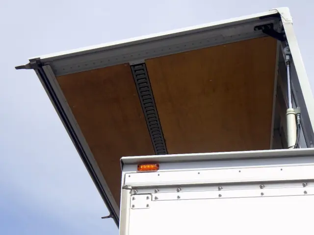 日野 デュトロ 2RG-XZU722M(2WD)の写真44