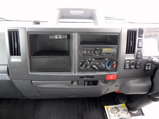 いすゞ エルフ 2RG-NPR88AR(2WD)の写真15