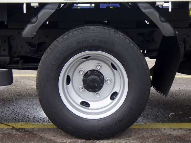 いすゞ エルフ 2RG-NPR88AR(2WD)の写真20