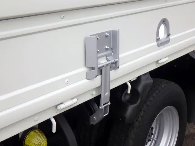 いすゞ エルフ 2RG-NPR88AR(2WD)の写真32