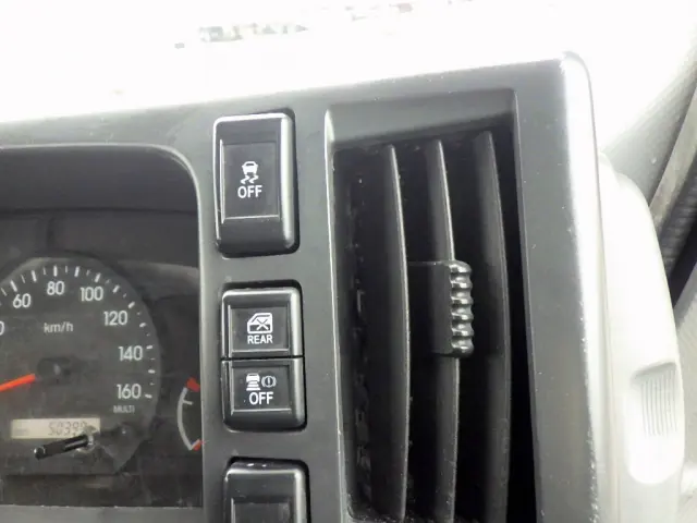 いすゞ エルフ 2RG-NPR88AR(2WD)の写真48