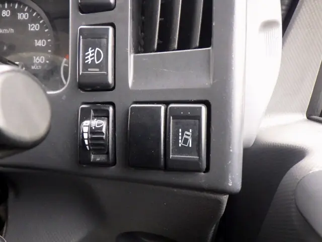 いすゞ エルフ 2RG-NPR88AR(2WD)の写真49