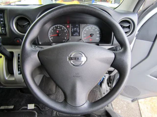 日産 キャラバン CBF-DS8E26(4WD)の写真21