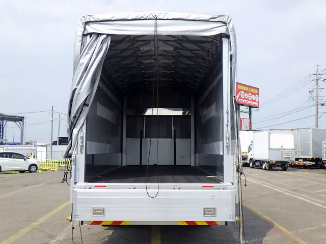 いすゞ フォワード 2RG-FRR90S2(2WD)の写真7