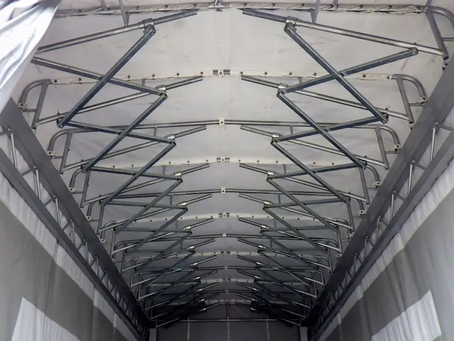 いすゞ フォワード 2RG-FRR90S2(2WD)の写真9