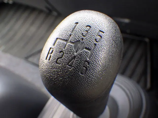 いすゞ フォワード 2RG-FRR90S2(2WD)の写真15