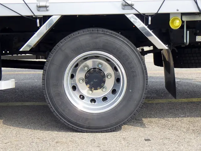 いすゞ フォワード 2RG-FRR90S2(2WD)の写真23