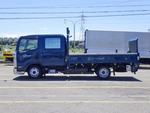 いすゞ エルフ 2RG-NLR88AR(2WD)の写真4
