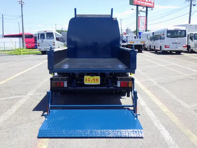 いすゞ エルフ 2RG-NLR88AR(2WD)の写真9