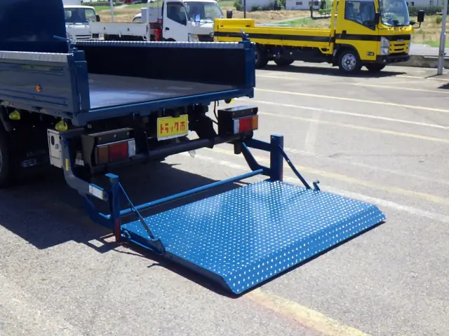 いすゞ エルフ 2RG-NLR88AR(2WD)の写真10