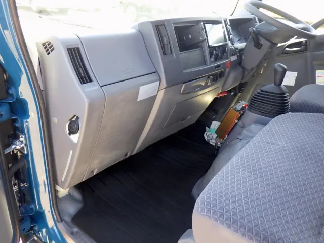 いすゞ エルフ 2RG-NLR88AR(2WD)の写真21
