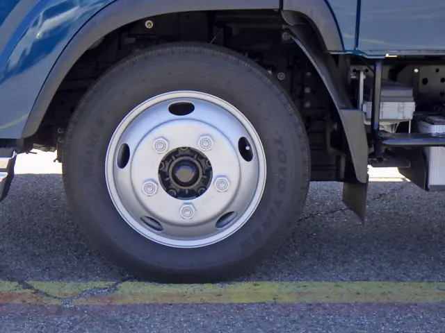 いすゞ エルフ 2RG-NLR88AR(2WD)の写真41