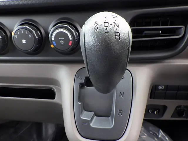 三菱 キャンター 2RG-FBA20(2WD)の写真21