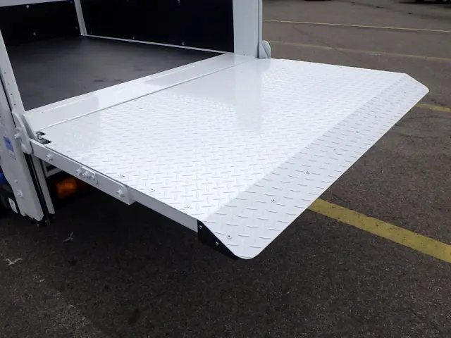 三菱 キャンター 2RG-FBA20(2WD)の写真43