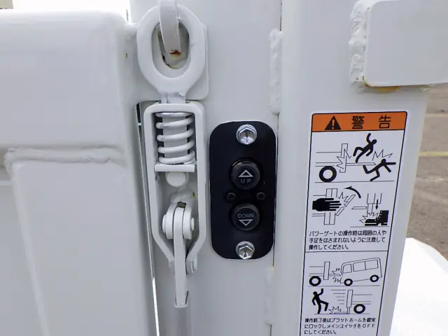 三菱 キャンター 2RG-FBA20(2WD)の写真44