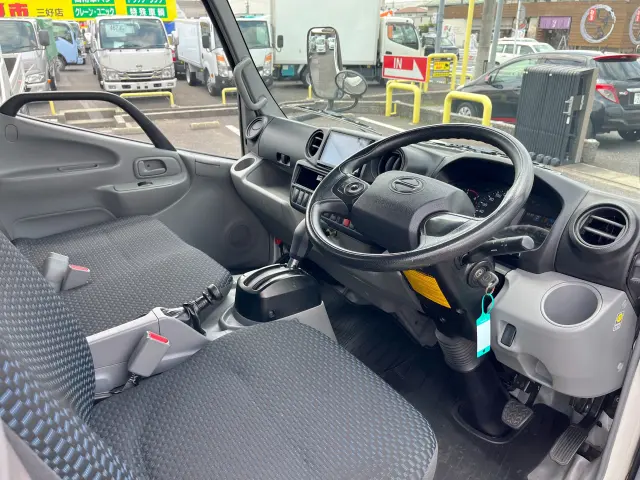 日野 デュトロ 2RG-XZC605M(2WD)の写真14