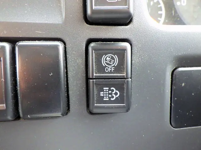 いすゞ エルフ 2RG-NNS88AN(4WD)の写真19