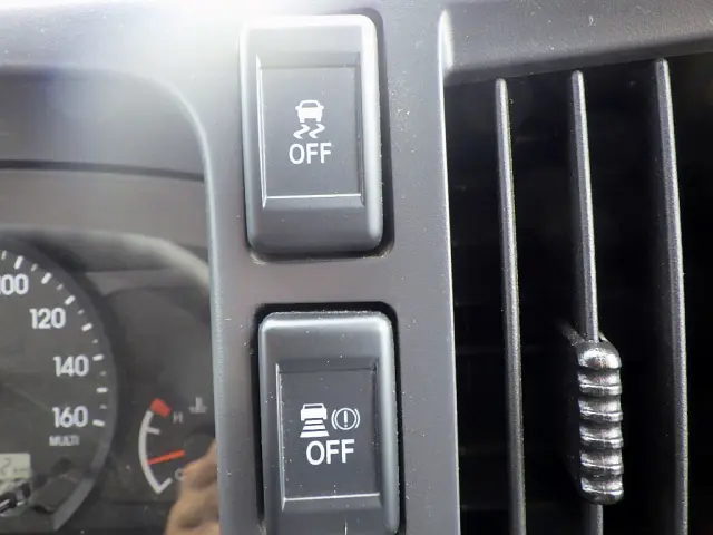 いすゞ エルフ 2RG-NNS88AN(4WD)の写真20