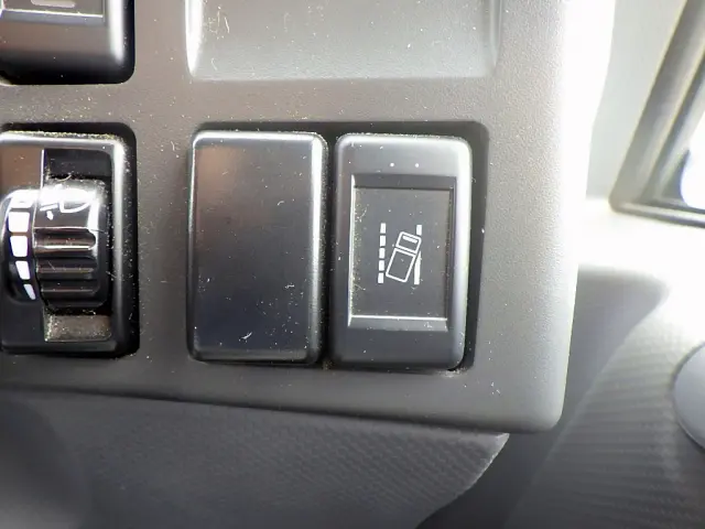 いすゞ エルフ 2RG-NNS88AN(4WD)の写真22