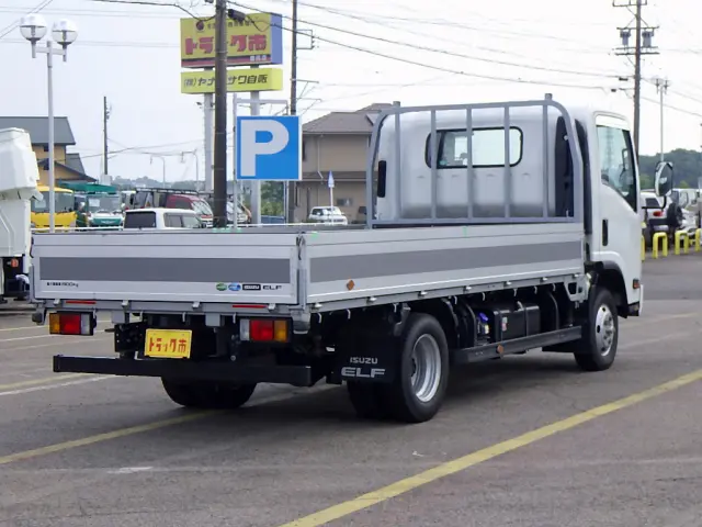 いすゞ エルフ 2RG-NNS88AN(4WD)の写真32