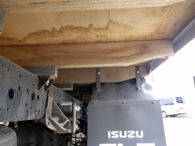 いすゞ エルフ 2RG-NNS88AN(4WD)の写真39