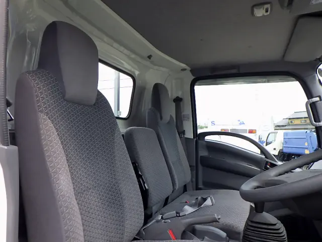 いすゞ エルフ 2RG-NNS88AN(4WD)の写真44