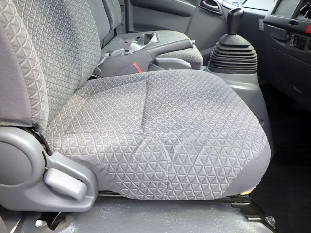 いすゞ エルフ 2RG-NNS88AN(4WD)の写真45