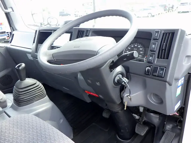 いすゞ エルフ 2RG-NNS88AN(4WD)の写真47