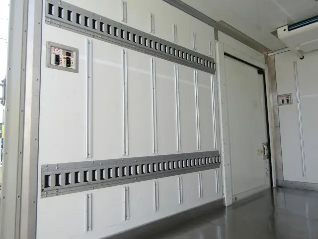 荷箱内面左側|トヨタ ダイナ 2RG-XZC605(2WD)の写真9