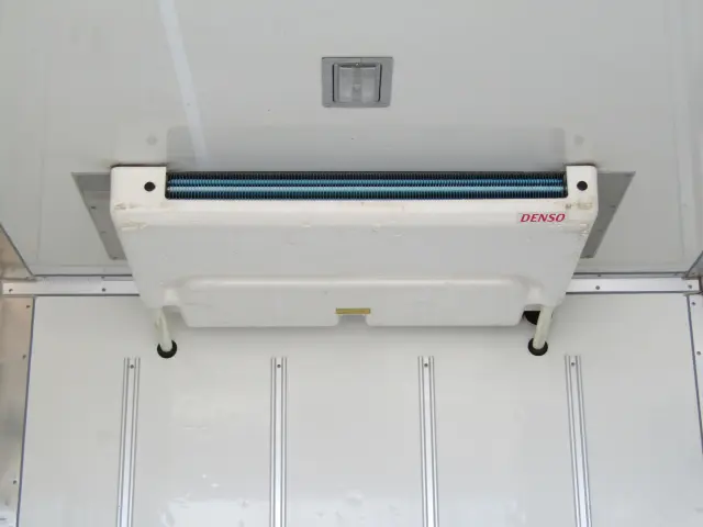 ＤＥＮＳＯ製の薄型冷凍機を搭載！積載スペースを減らさない人気のモデルです♪|トヨタ ダイナ 2RG-XZC605(2WD)の写真12