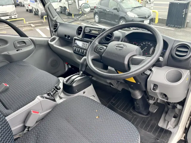 日野 デュトロ 2RG-XZC605M(2WD)の写真17