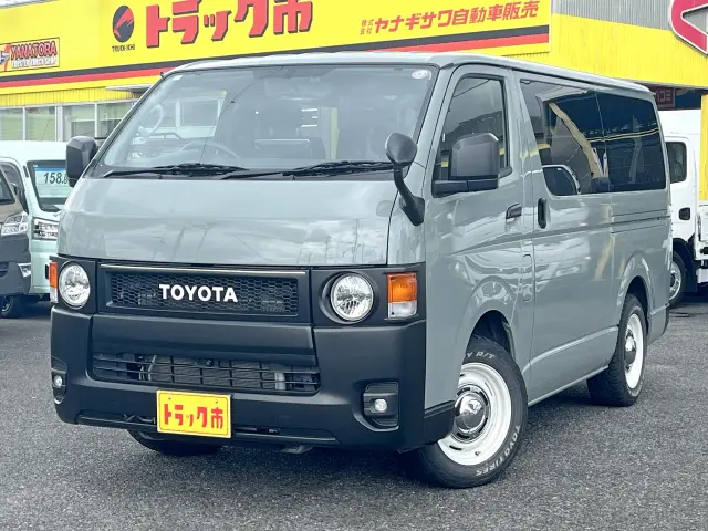 トヨタ ハイエースバン 3BF-TRH200V(2WD)の写真1