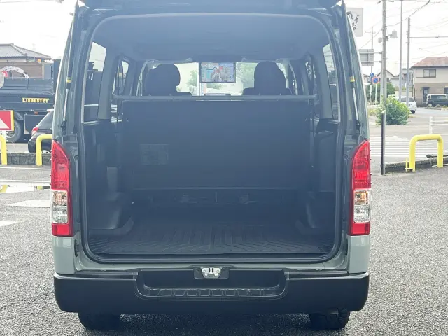 トヨタ ハイエースバン 3BF-TRH200V(2WD)の写真8