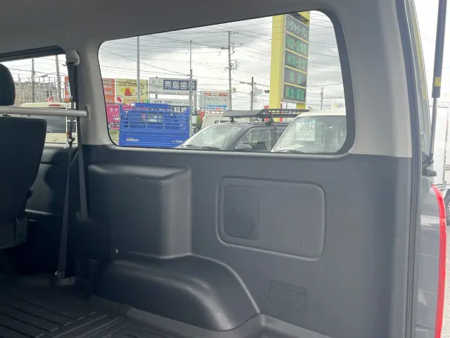 トヨタ ハイエースバン 3BF-TRH200V(2WD)の写真11