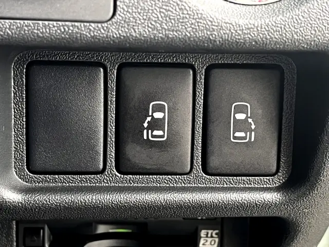 トヨタ ハイエースバン 3BF-TRH200V(2WD)の写真23