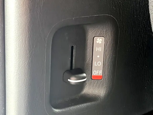 トヨタ ハイエースバン 3BF-TRH200V(2WD)の写真32