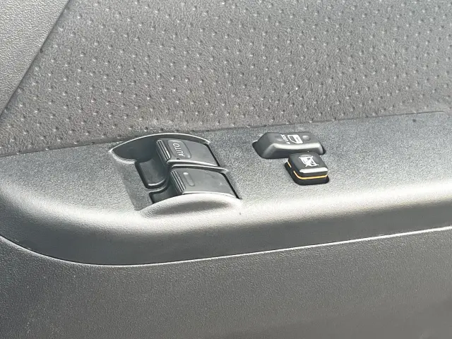 トヨタ ハイエースバン 3BF-TRH200V(2WD)の写真33