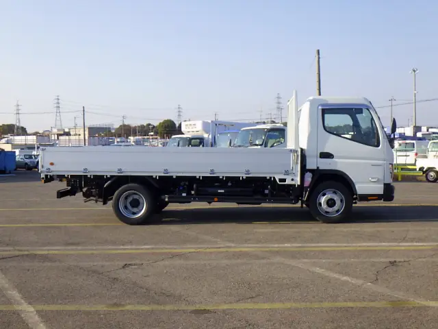 三菱 キャンター 2PG-FEBS0(2WD)の写真5