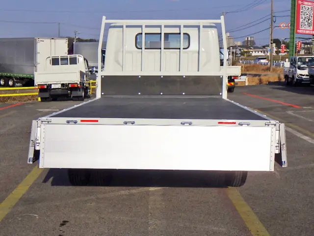 三菱 キャンター 2PG-FEBS0(2WD)の写真7