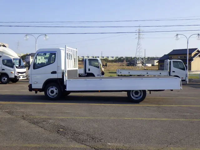 三菱 キャンター 2PG-FEBS0(2WD)の写真8