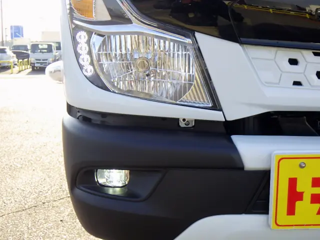 三菱 キャンター 2PG-FEBS0(2WD)の写真25