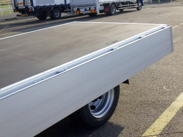 三菱 キャンター 2PG-FEBS0(2WD)の写真30