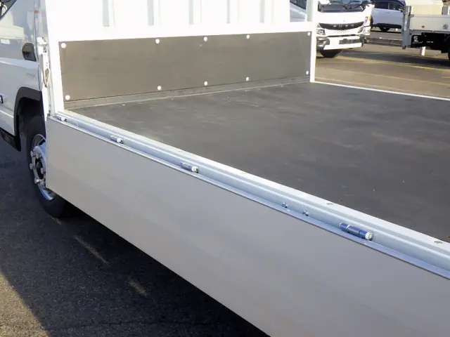 三菱 キャンター 2PG-FEBS0(2WD)の写真31