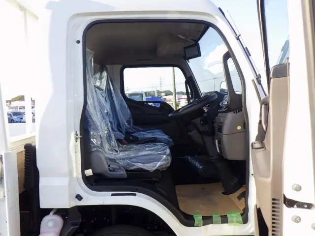 三菱 キャンター 2PG-FEBS0(2WD)の写真42