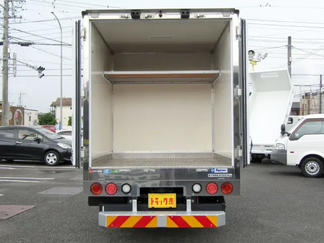 荷箱内面はこんな感じ♪|いすゞ エルフ 2RG-NMR88AN(2WD)の写真7