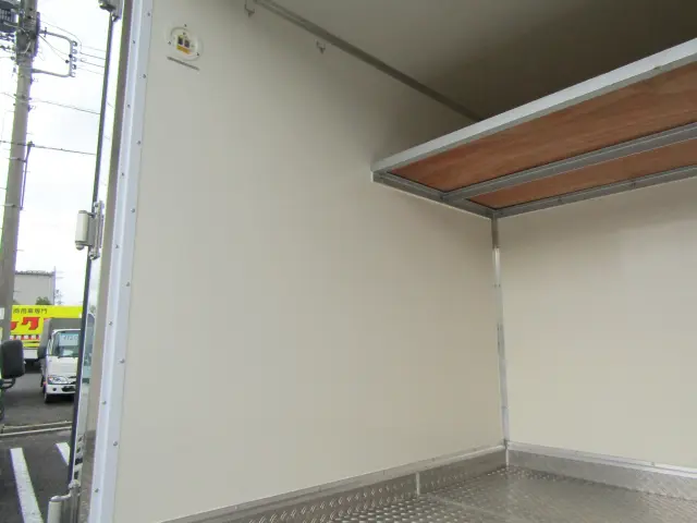 荷箱内面左側|いすゞ エルフ 2RG-NMR88AN(2WD)の写真11