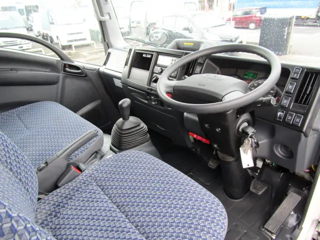 いすゞ エルフ 2RG-NMR88AN(2WD)の写真21