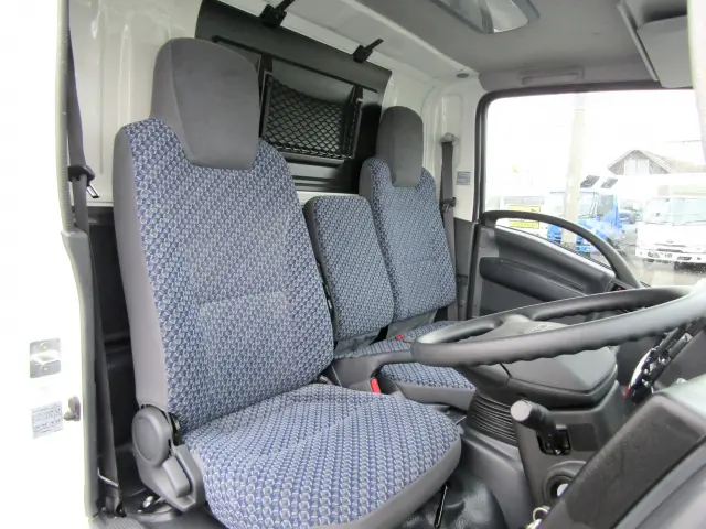 いすゞ エルフ 2RG-NMR88AN(2WD)の写真22